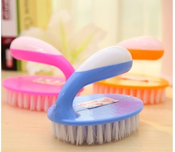 日用清潔利器 帶把手洗衣刷子與塑料毛刷清洗刷鞋刷選購指南
